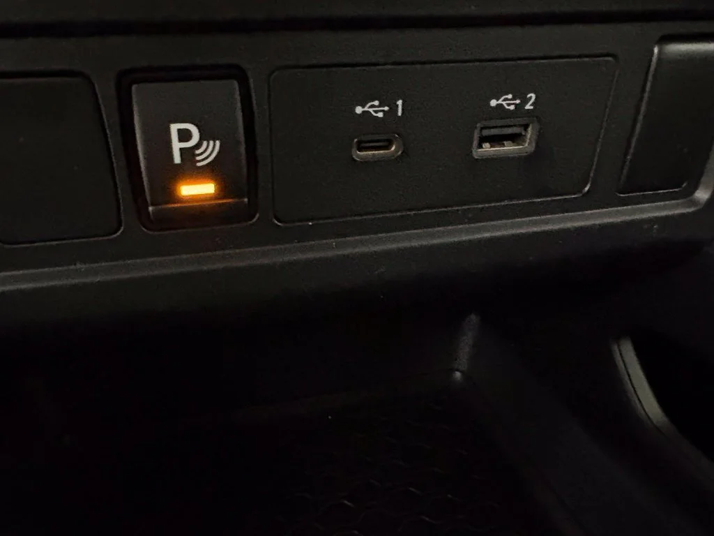 Used 2022 Gray Nissan S image 32