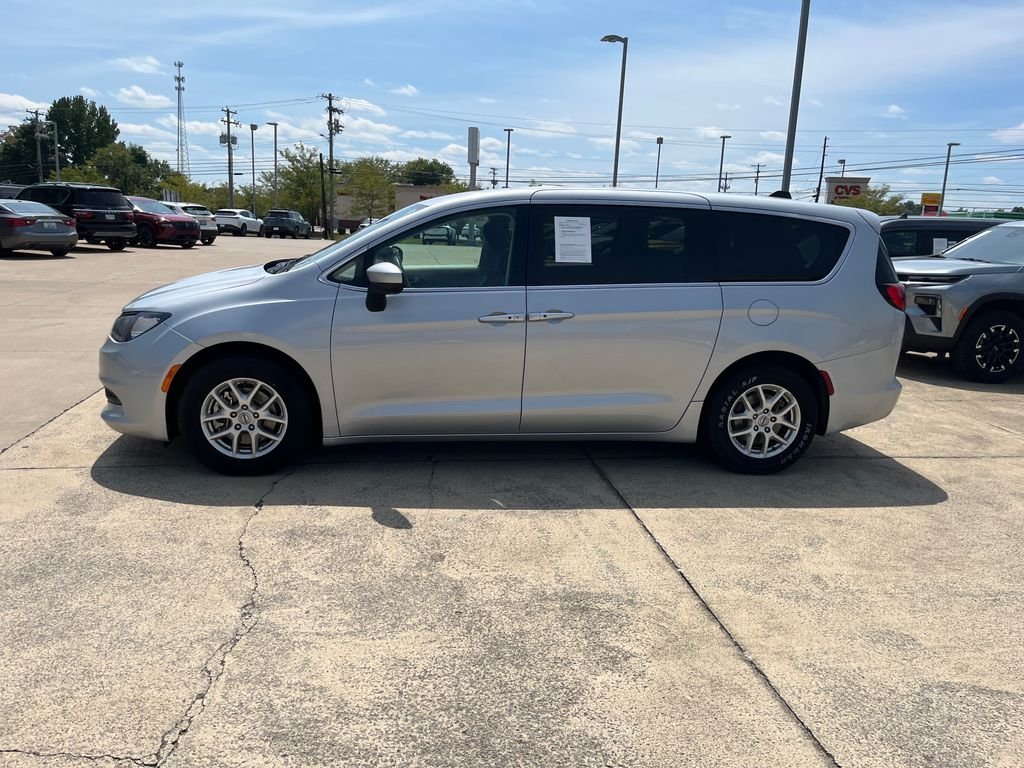 Used 2022 Silver Chrysler LX image 2