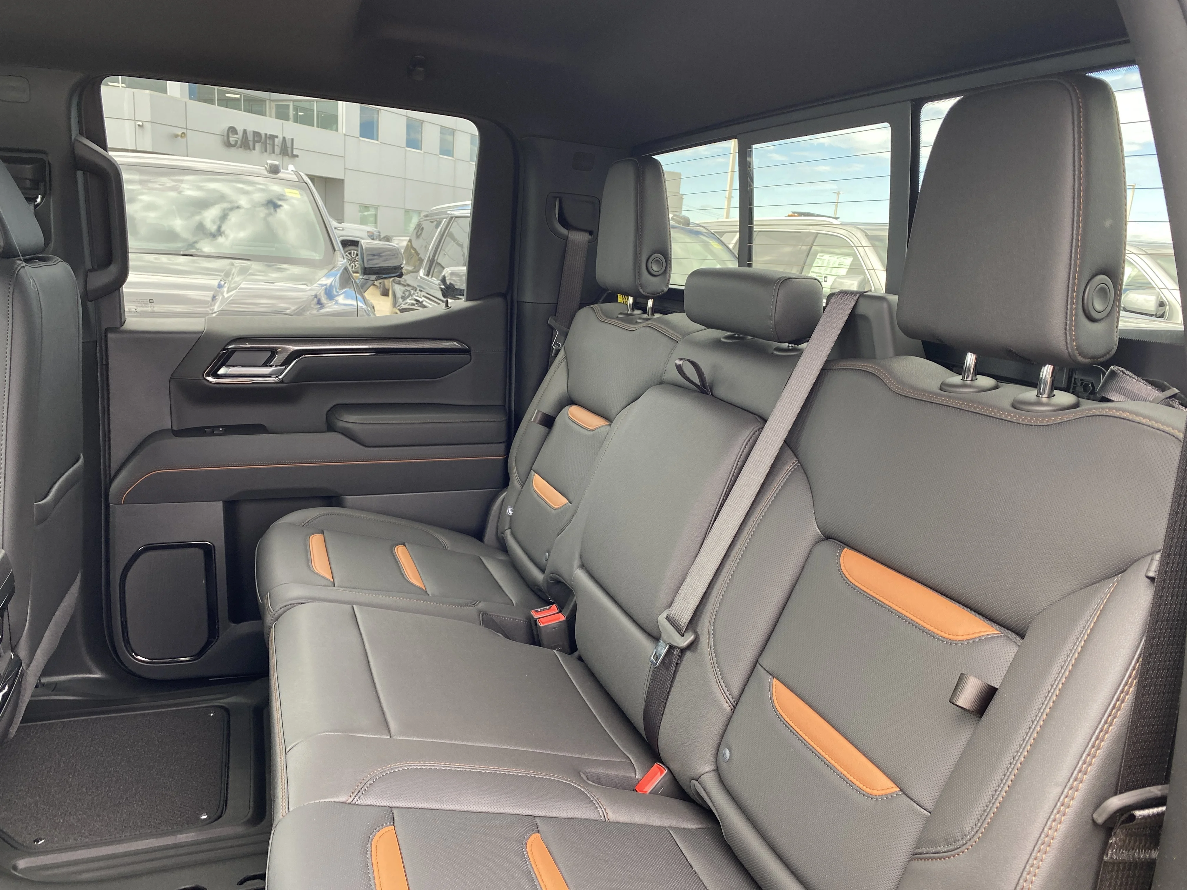New 2026 ONYX BLACK GMC AT4 image 29