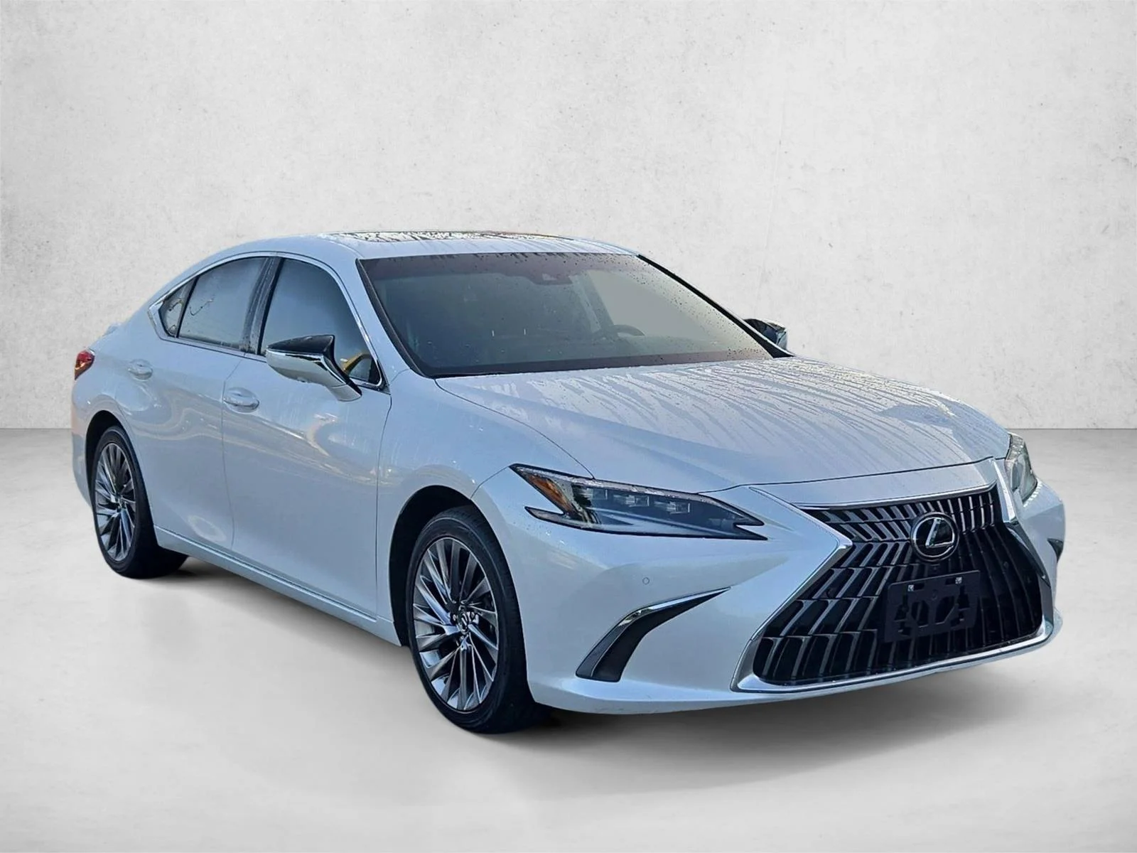 Certified Used 2024 Eminent White Pearl Lexus ES 300h Ultra Luxury image 3