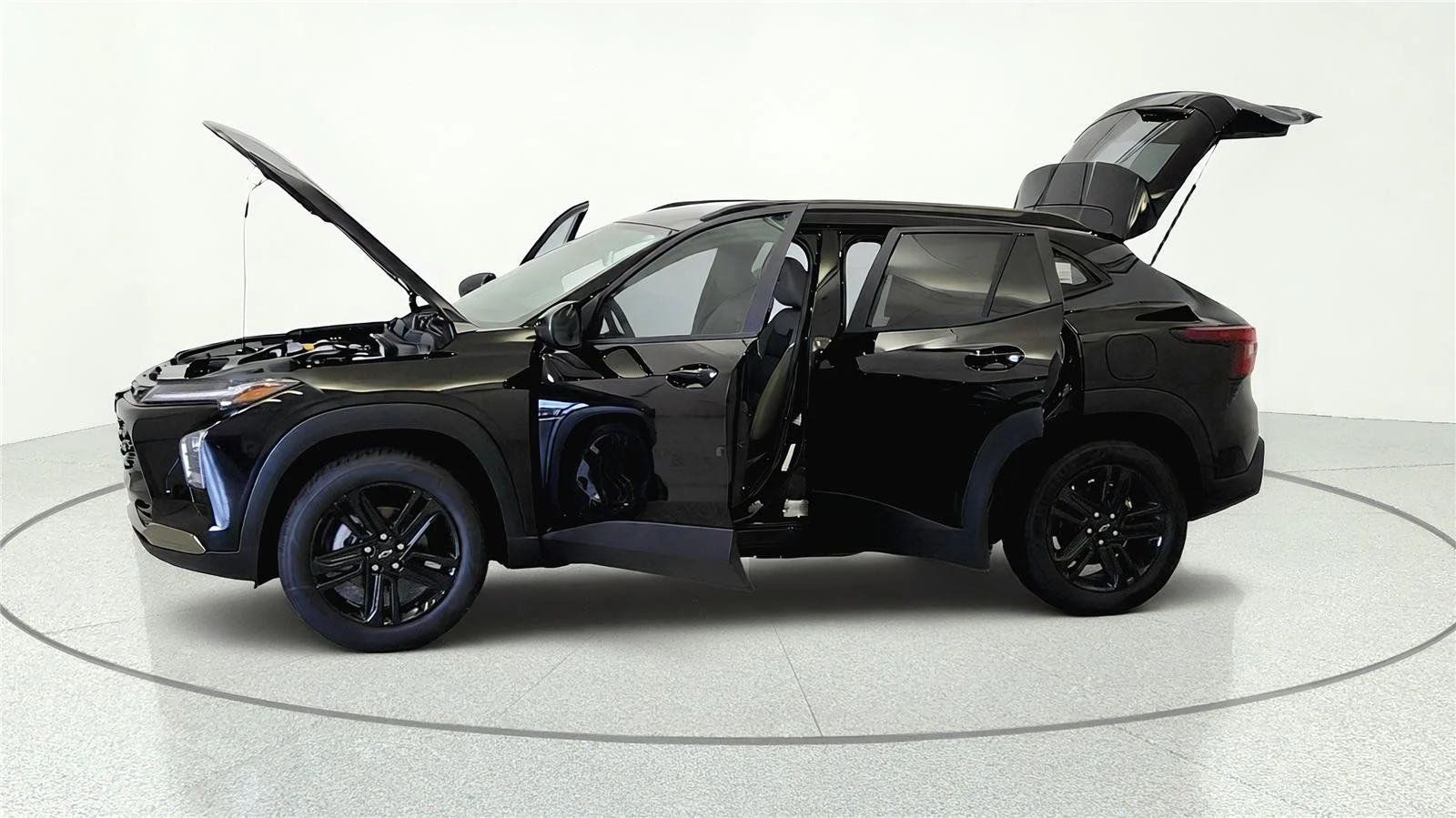 New 2026 Mosaic Black Metallic Chevrolet ACTIV image 9