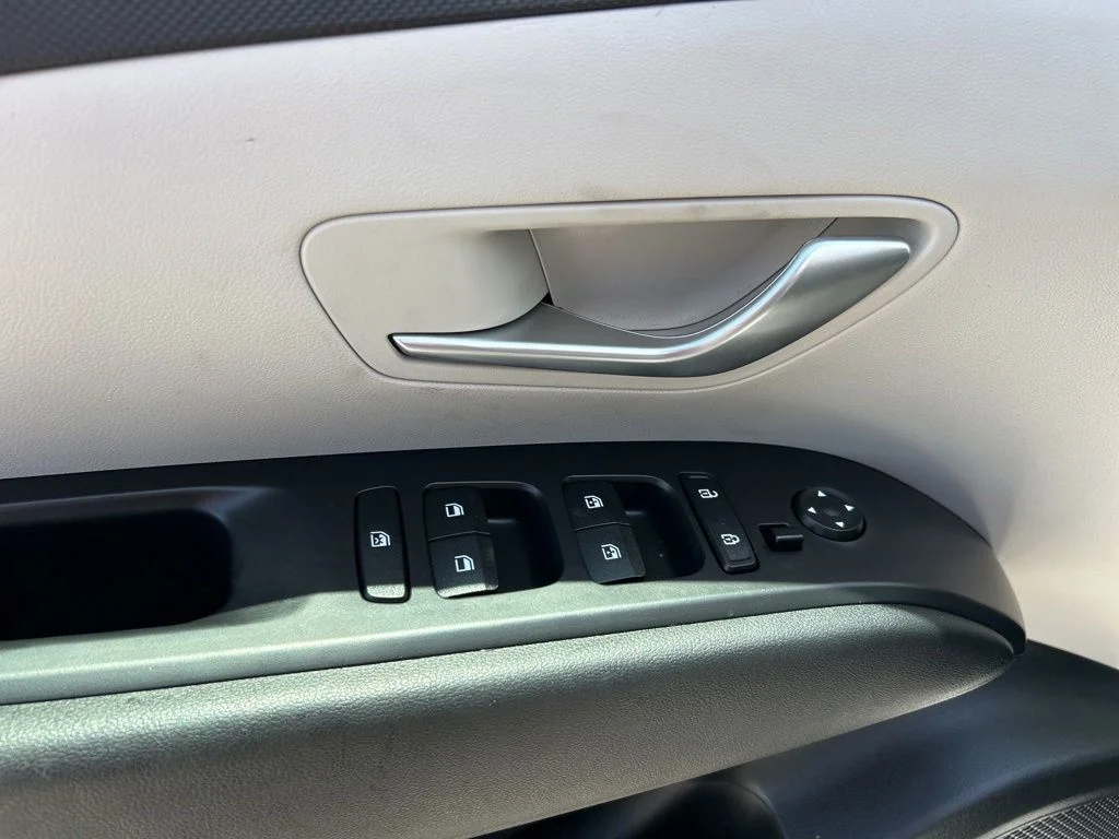 Used 2023 Shimmering Silver Hyundai SEL image 19