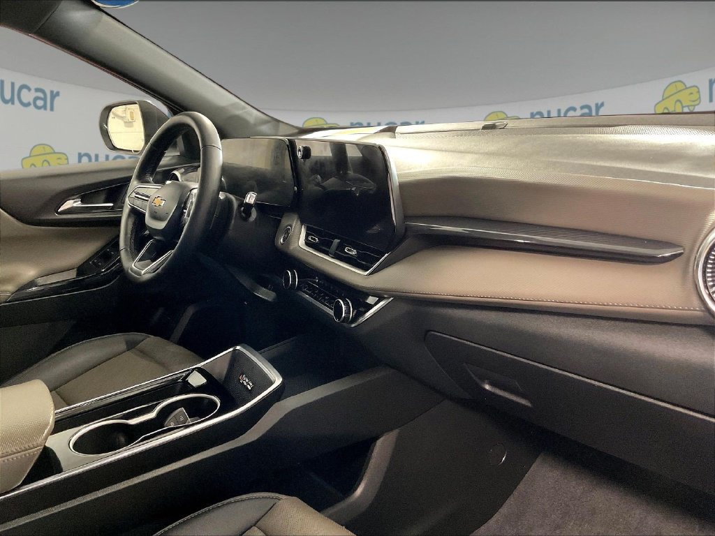 Used 2025 White Chevrolet LT image 14