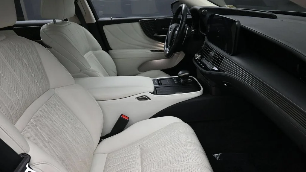Used 2022 Black Lexus 500 Base image 2