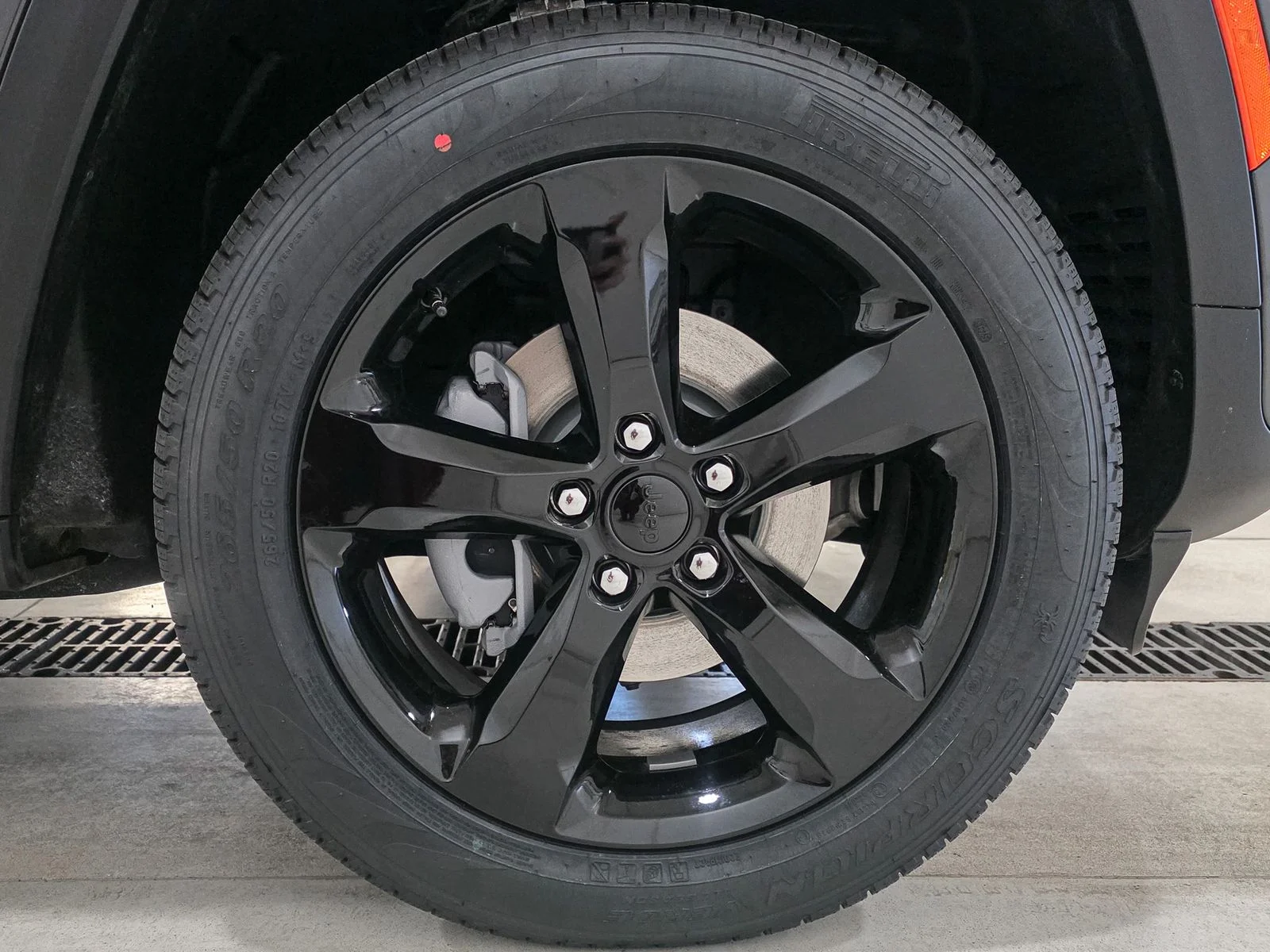 New 2026 Baltic Gray Metallic Clearcoat Jeep Limited image 18