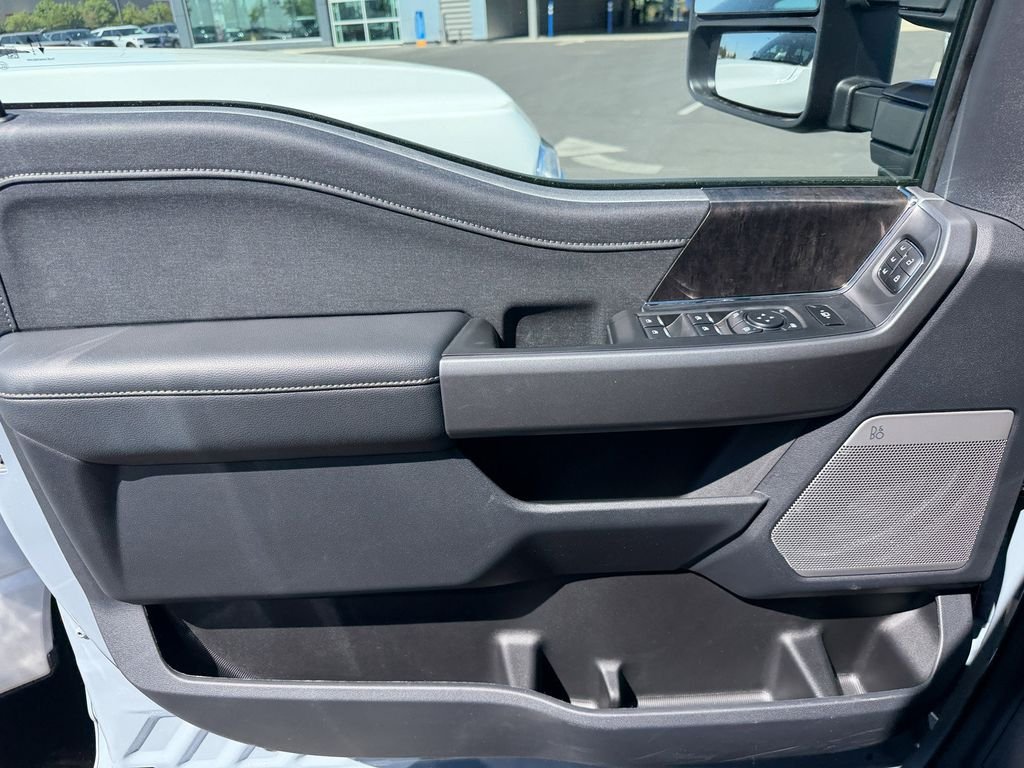 New 2026 Glacier Gray Metallic Tri-Coat Ford F-250® Lariat® image 18
