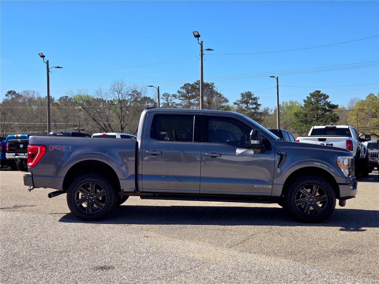 Used 2022 Gray Ford XLT image 6