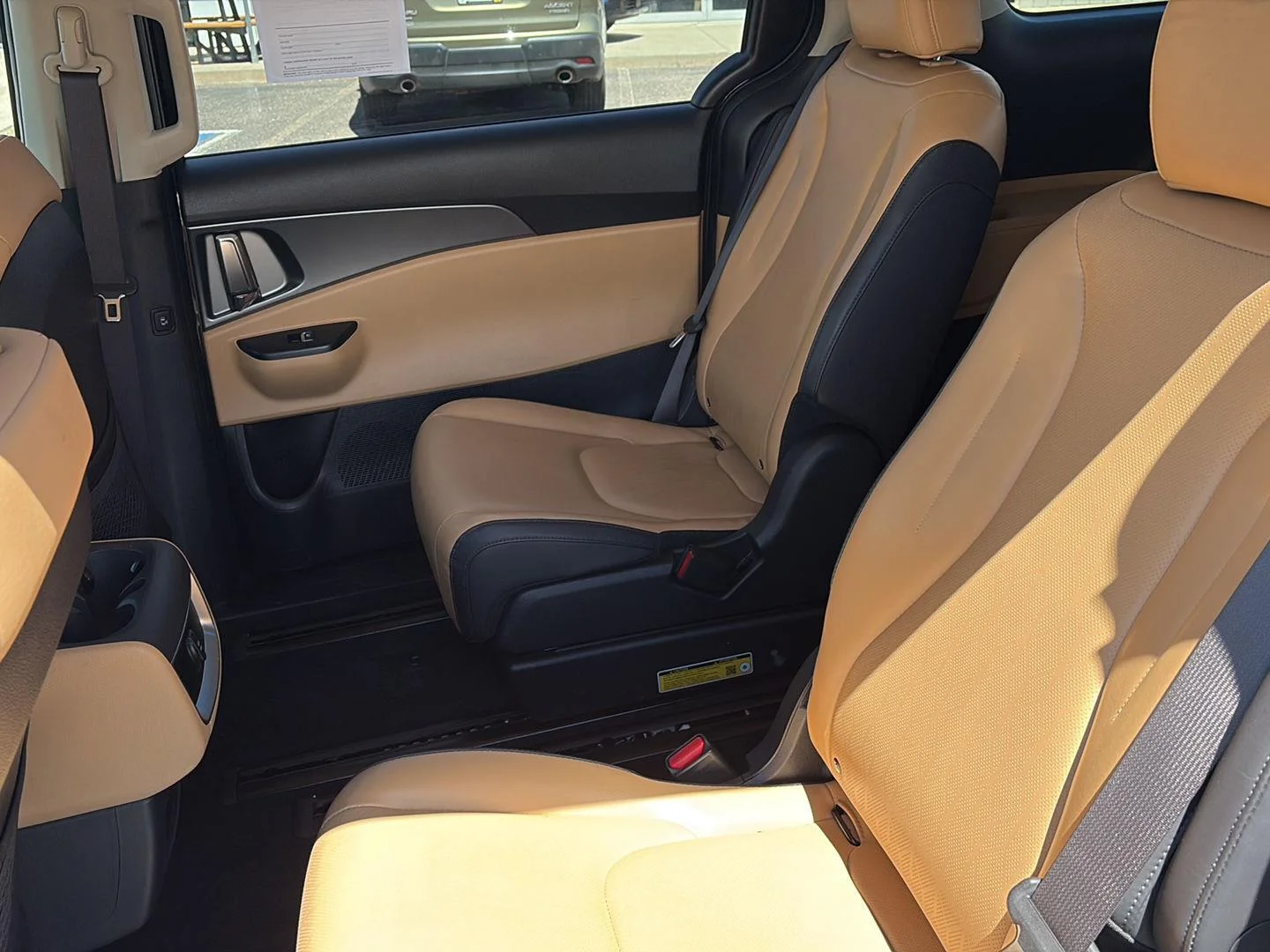 Used 2024 Panthera Metal Kia LX image 18