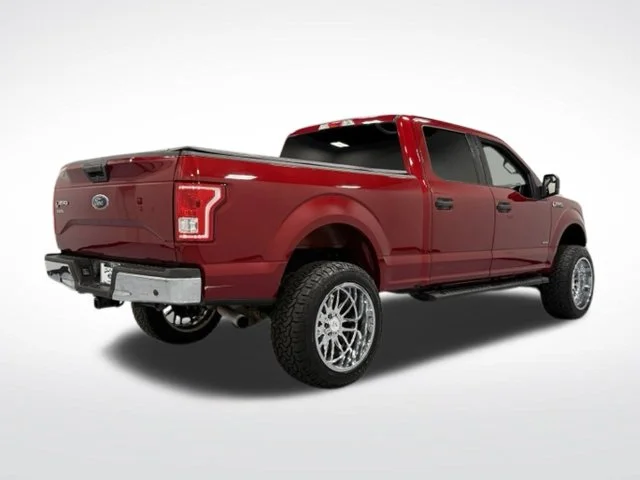 Used 2017 Red Ford XLT image 9