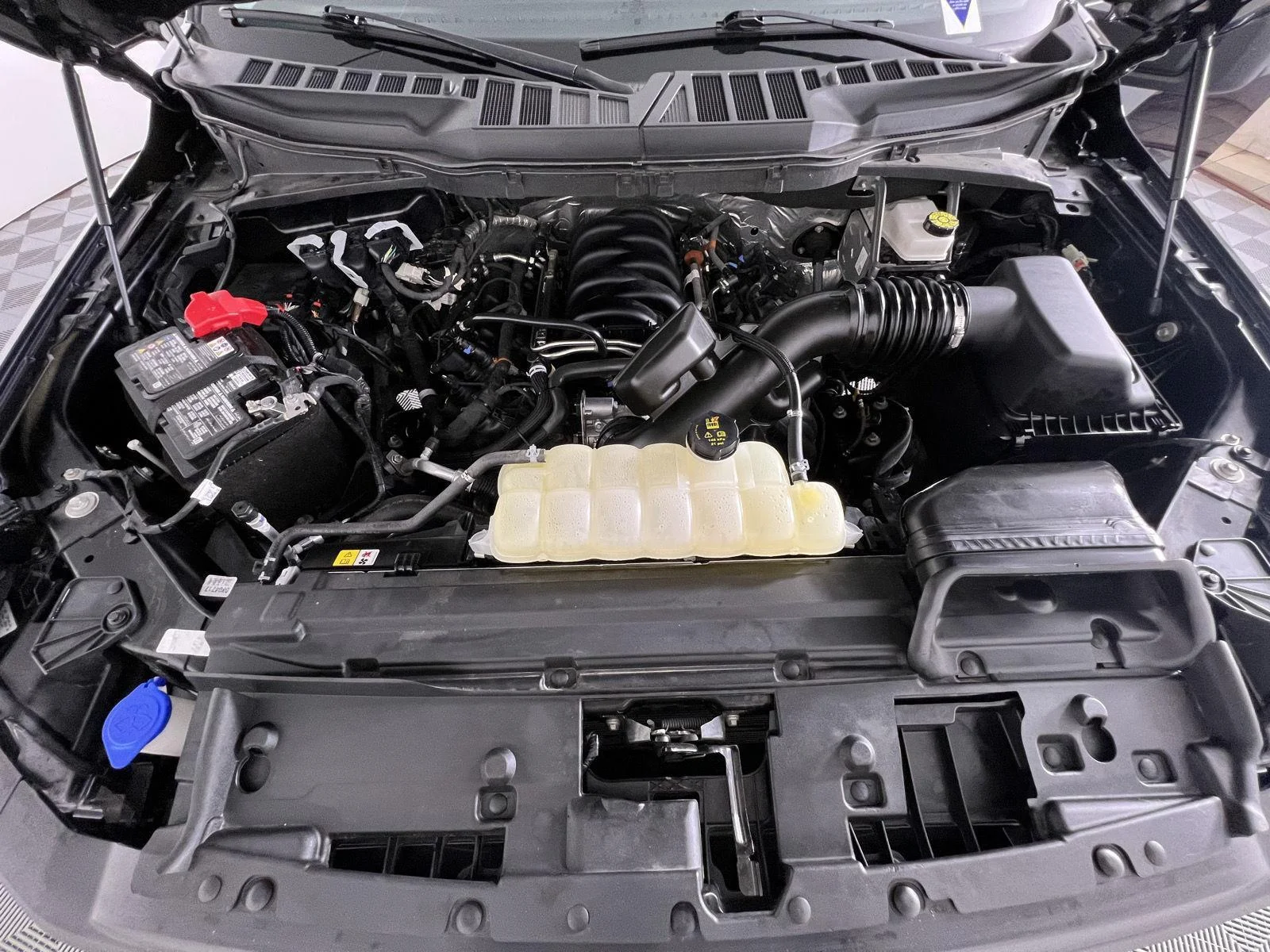 Used 2025 Antimatter Blue Ford XL image 20