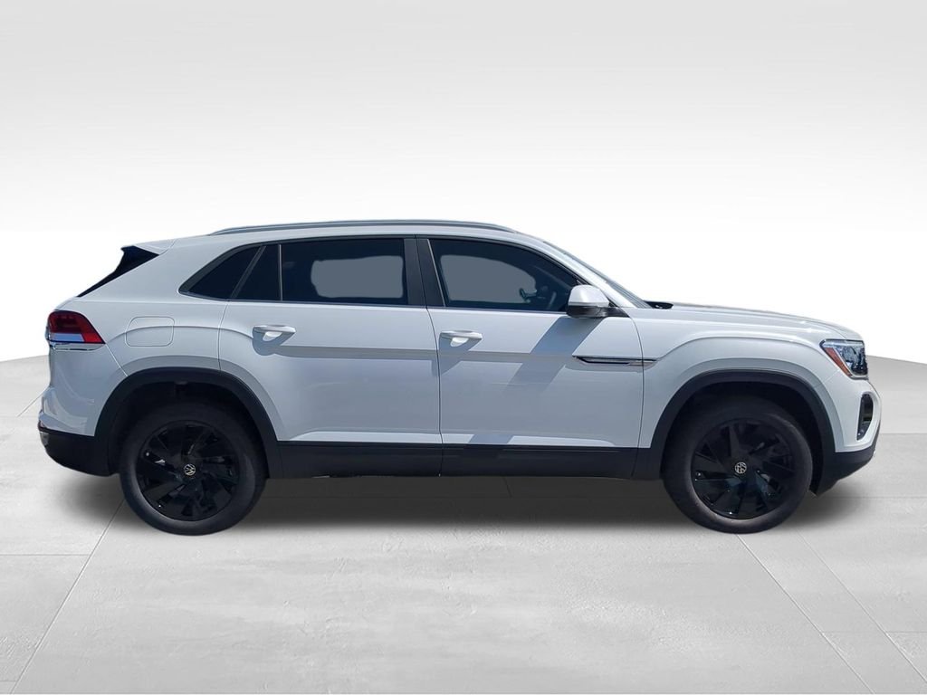 New 2026 White/off-white Volkswagen 2.0T SE w/Technology image 3