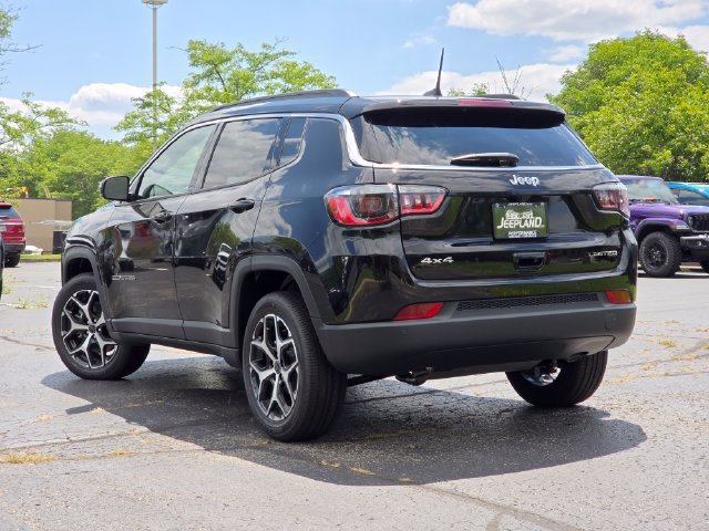 New 2026 Diamond Black Crystal Pearl-Coat Exterior Paint Jeep Limited image 28