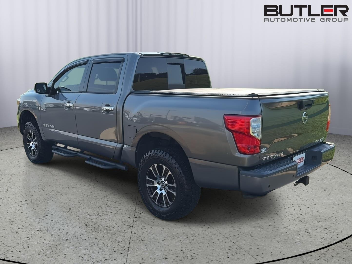 Used 2021 Gun Metallic Nissan SV image 4