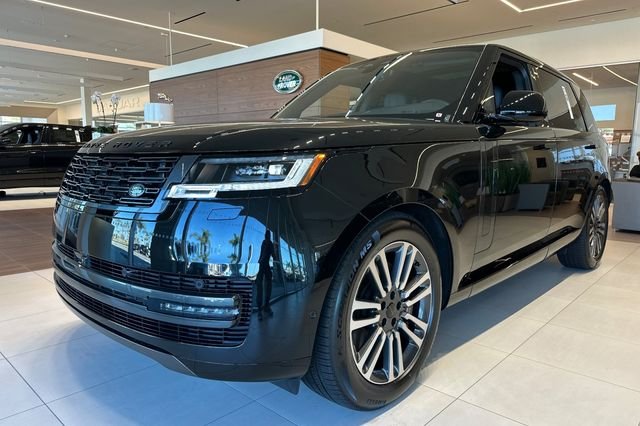 New 2026 Santorini Black Land Rover SE image 1
