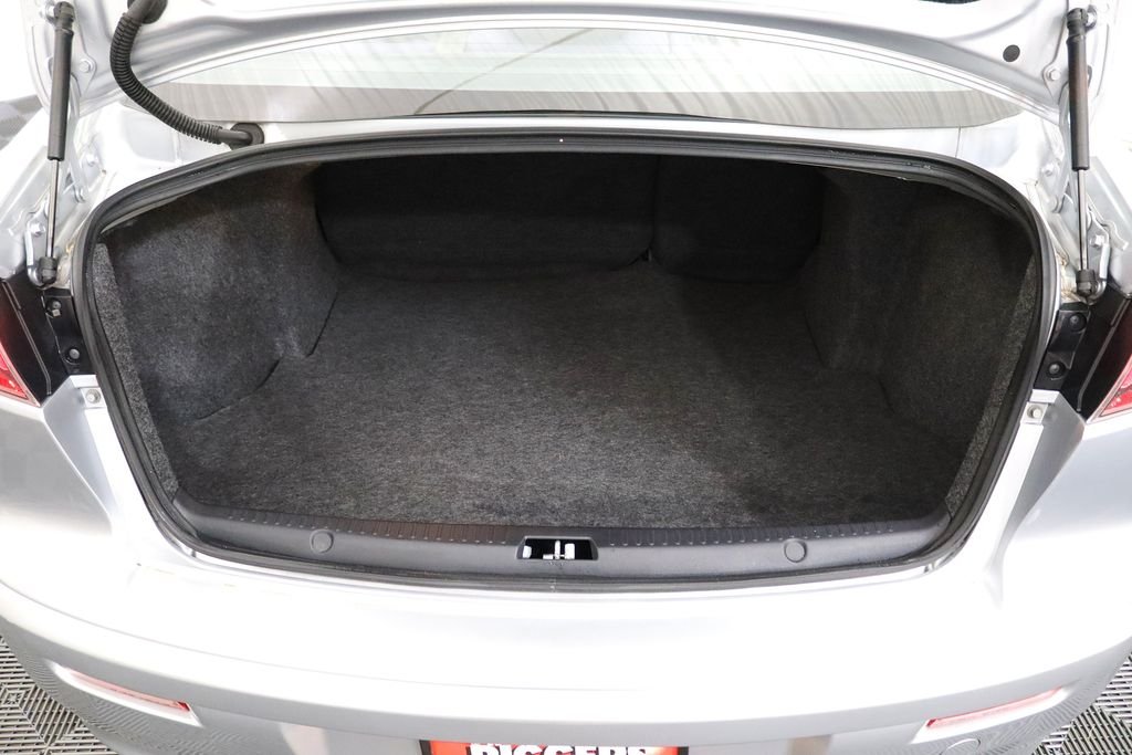 Used 2014 Silver Mitsubishi ES image 23
