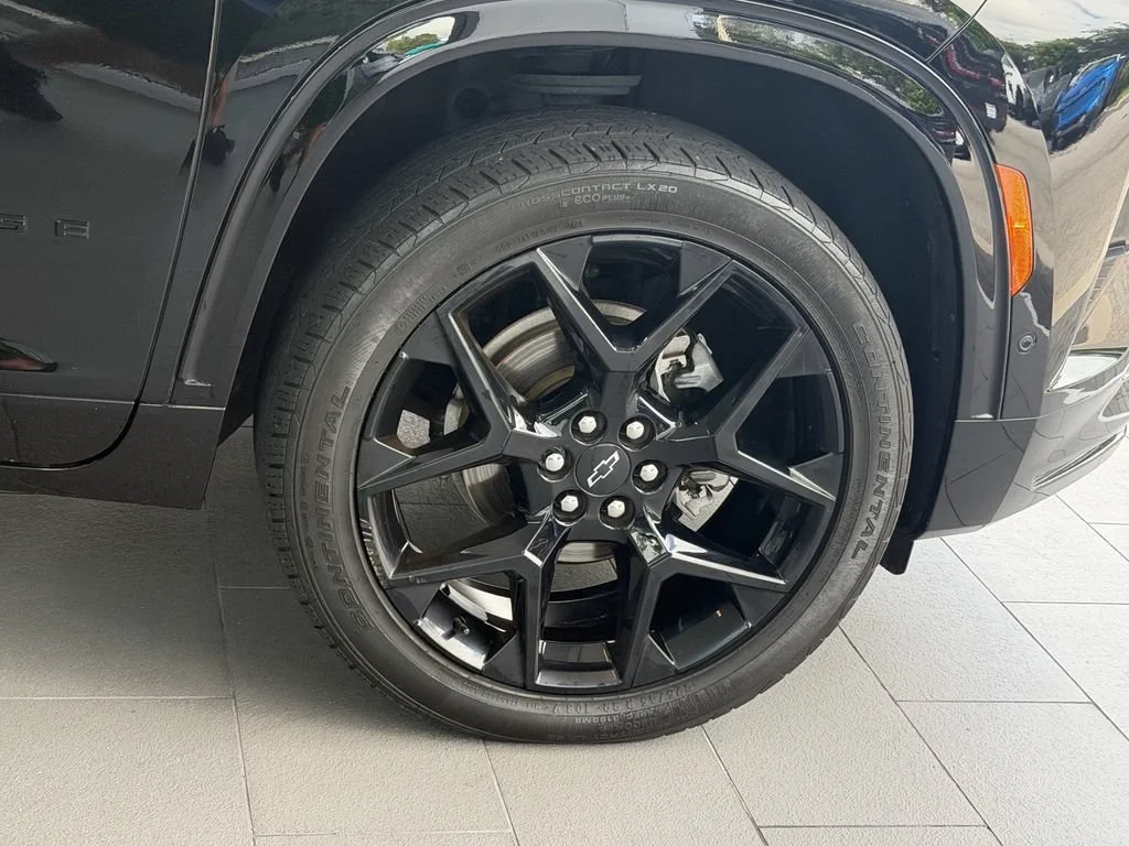 Used 2024 Mosaic Black Metallic Chevrolet RS image 7