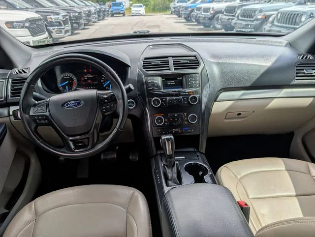 Used 2018 White Ford XLT image 25