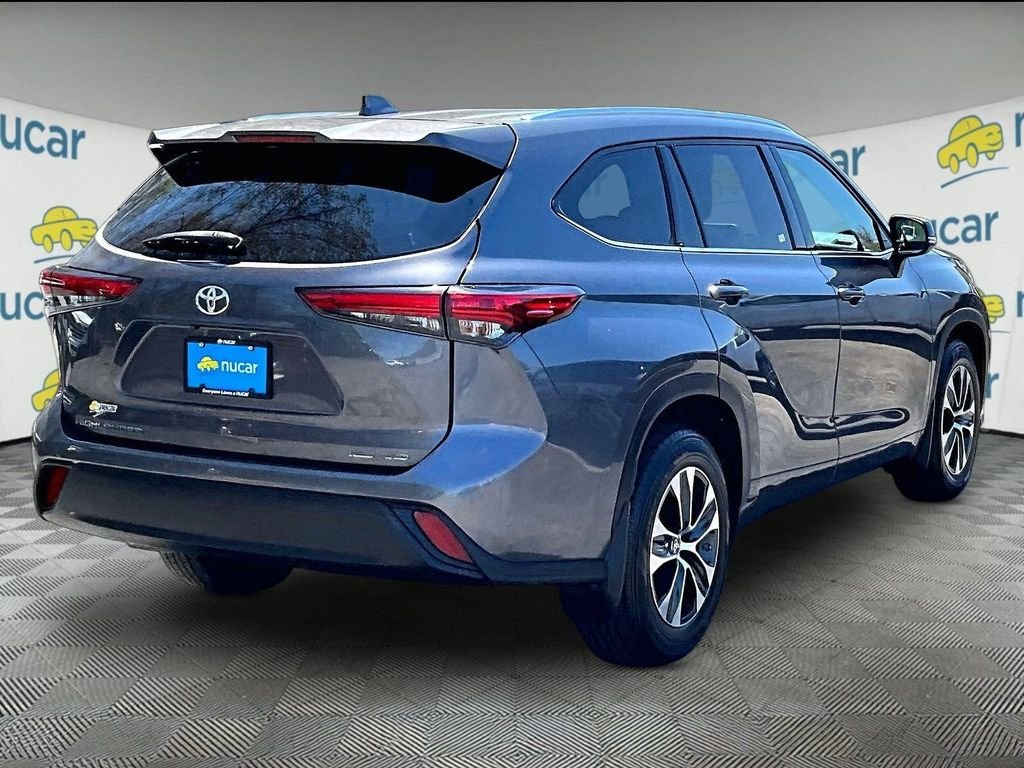 Used 2021 Gray Toyota XLE image 6