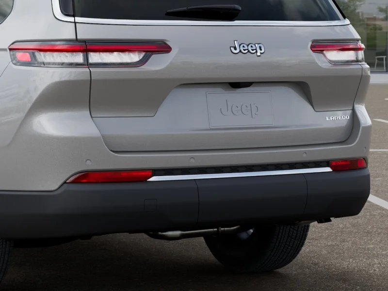 New 2026 Silver Zynith Jeep Laredo X image 39