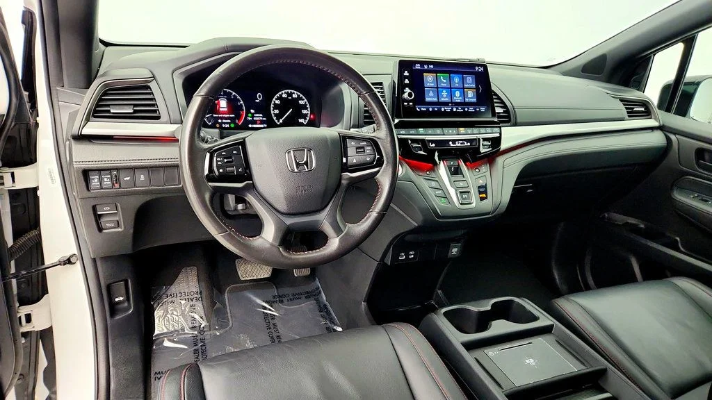 Used 2025 Platinum White Pearl Honda Sport-L Automatic image 13