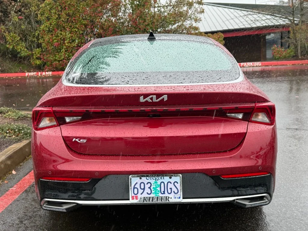 Used 2022 Passion Red Kia EX image 6