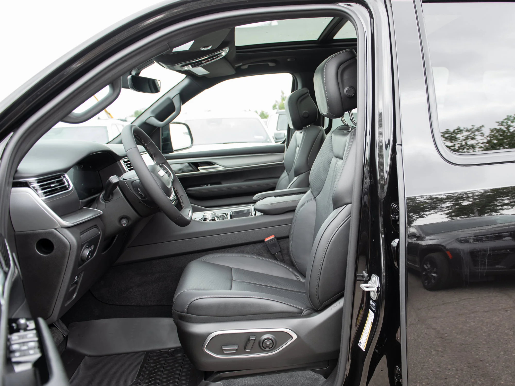 New 2026 Black Jeep Limited Reserve* image 24