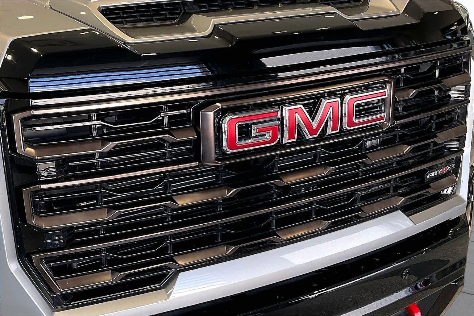 Used 2025 Sterling Metallic GMC AT4X image 30