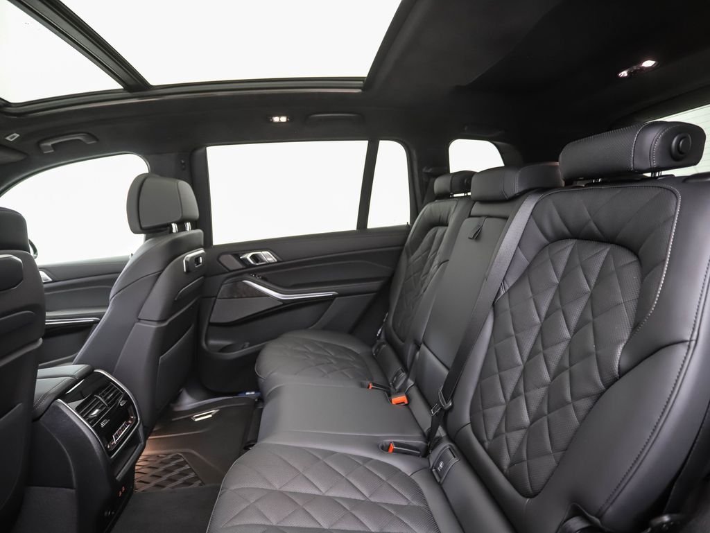 Used 2027 Gray Metallic BMW xDrive40i image 22