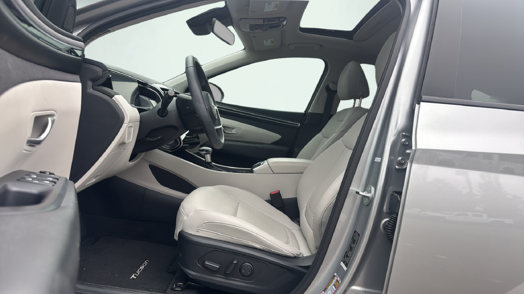 Used 2024 Silver Hyundai SEL image 16