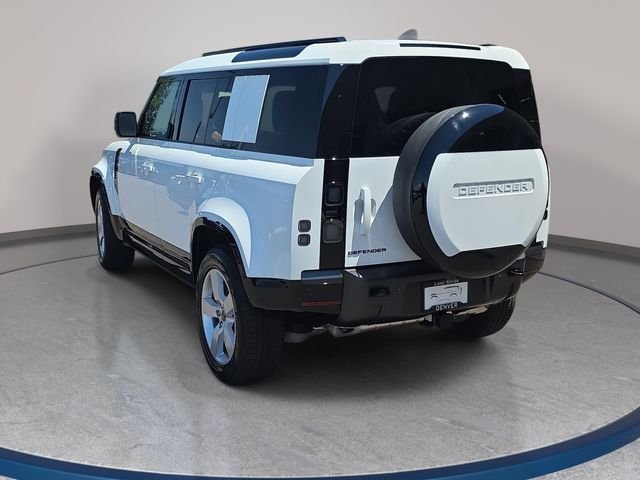 New 2026 Fuji White Land Rover X-Dynamic SE image 7