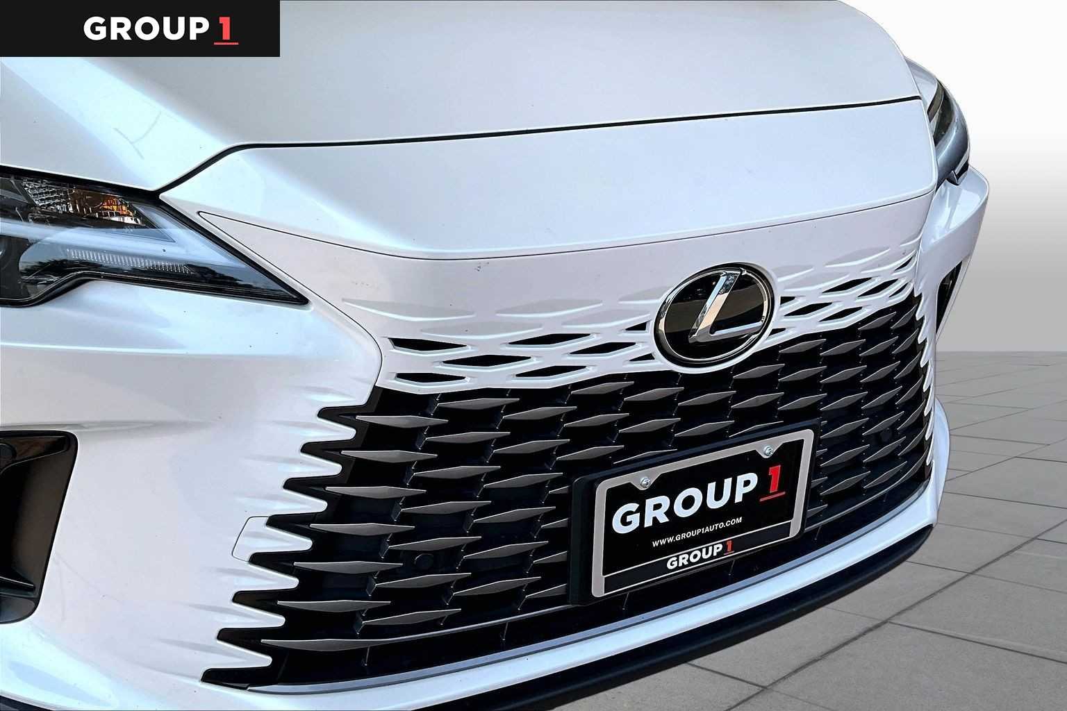 Used 2024 Eminent White Pearl Lexus Premium image 26