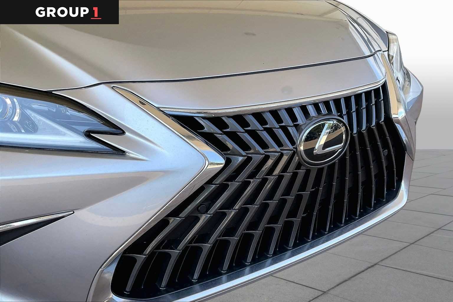Used 2025 Iridium Lexus  image 27