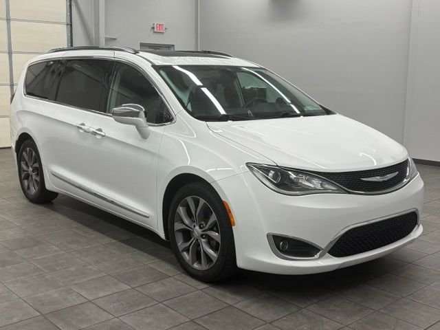 Used 2018 White Chrysler Limited image 1