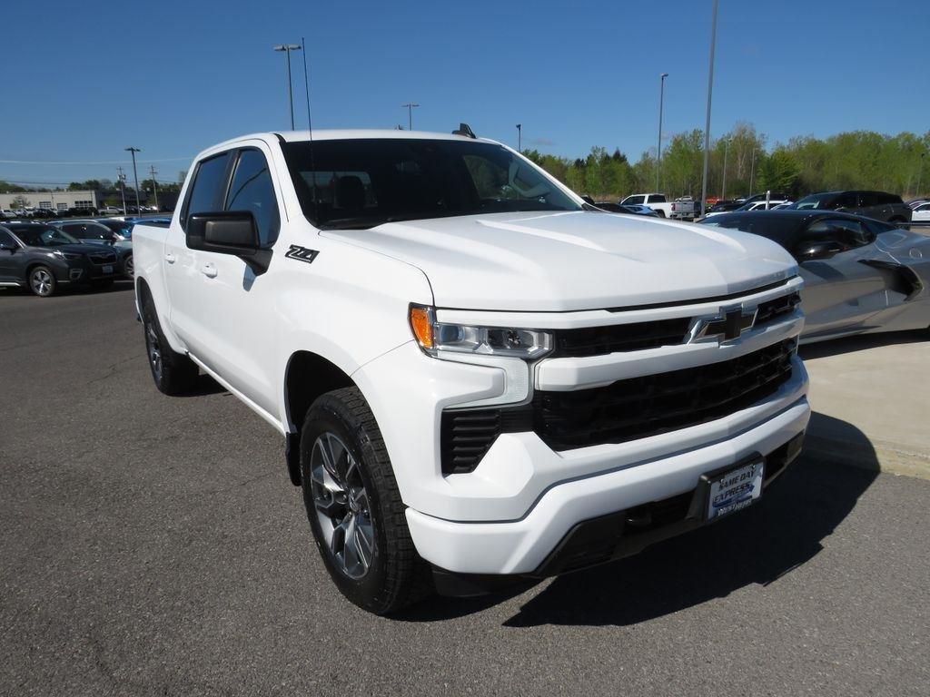 Used 2023 Summit White Chevrolet RST image 3