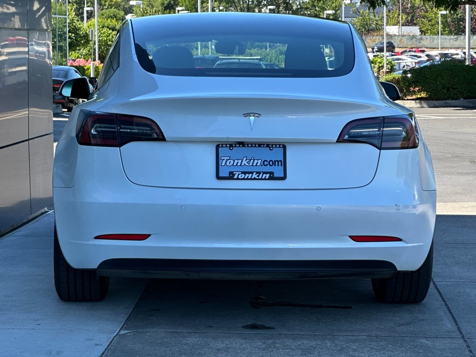 Used 2022 White Tesla Base image 4