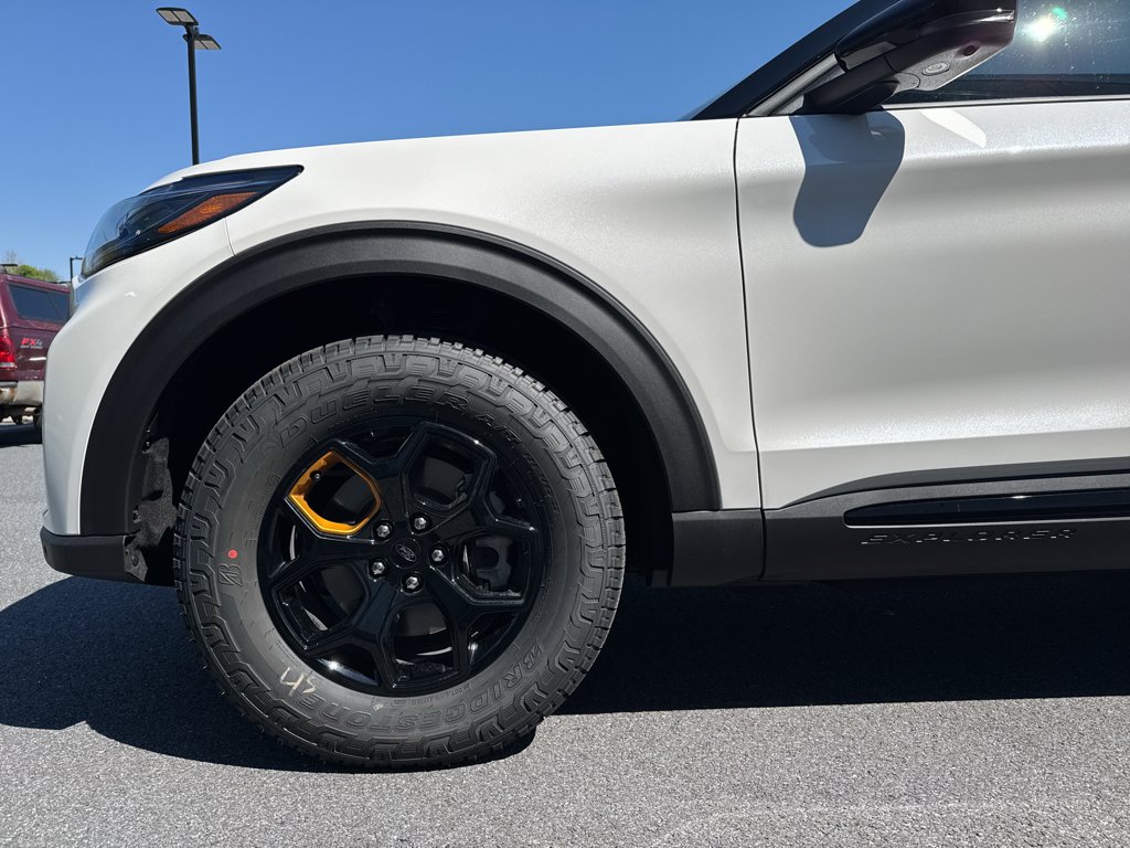 New 2026 Star White Metallic Tri-Coat Ford Tremor image 18