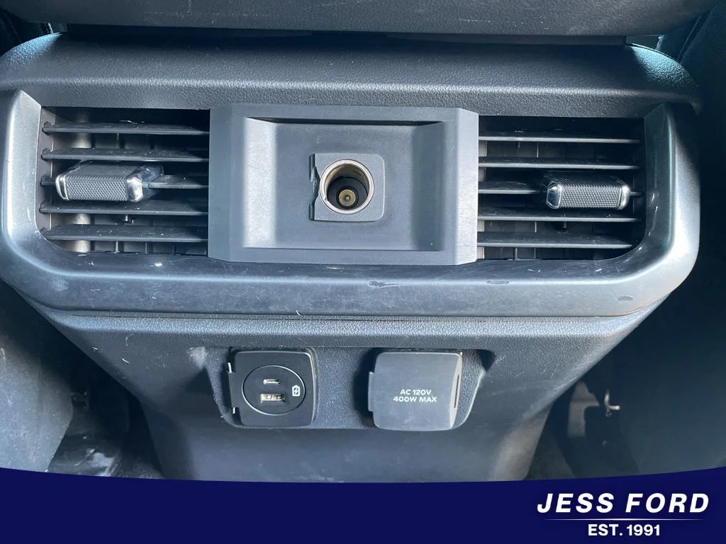 Used 2022 Space White Metallic Ford XLT image 19