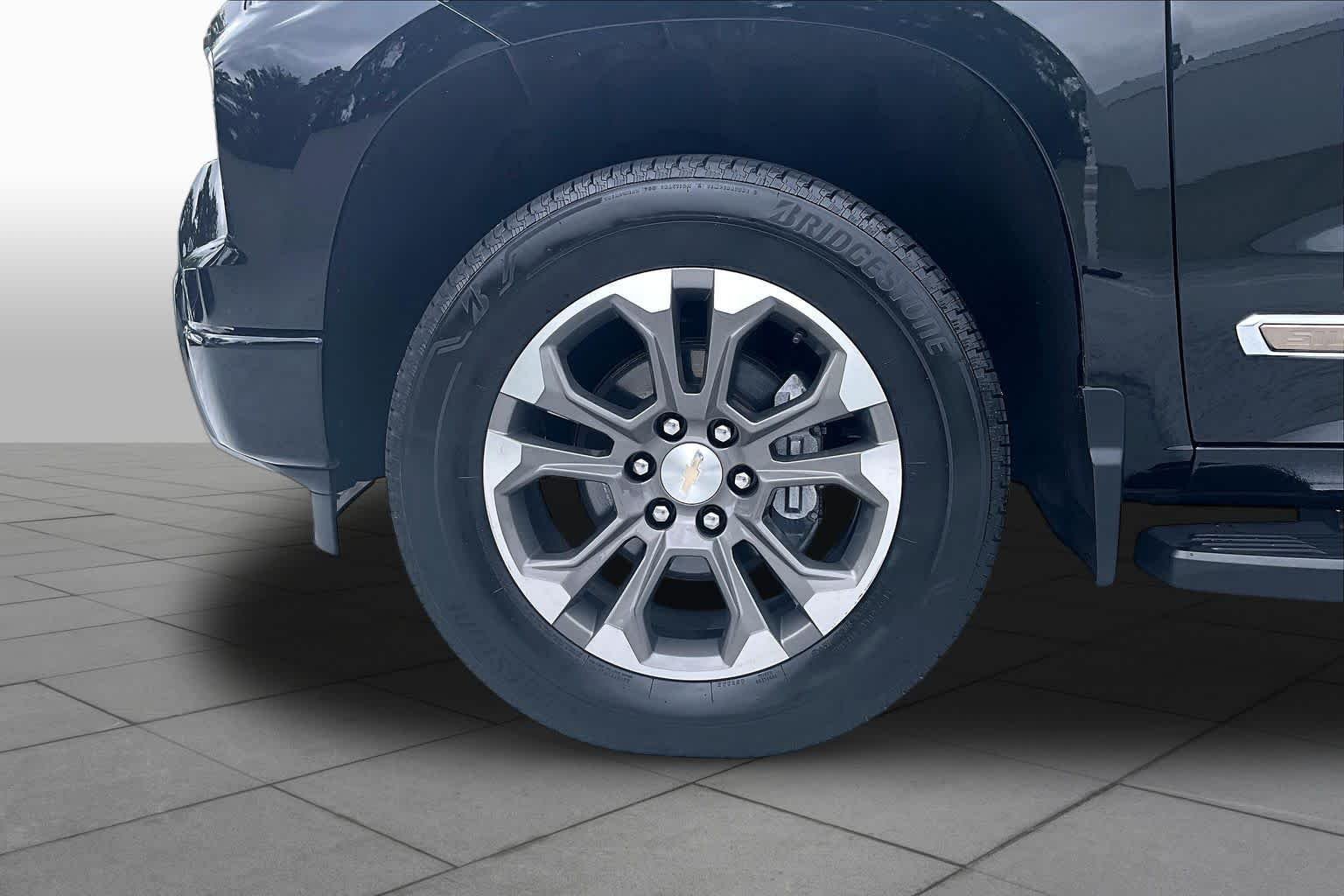 Used 2022 Black Chevrolet High Country image 10