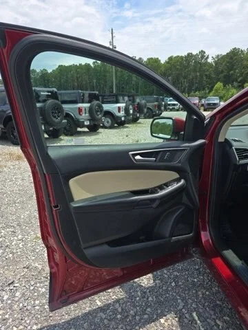 Used 2017 Ruby Red Metallic Tinted Clearcoat Ford SEL image 20