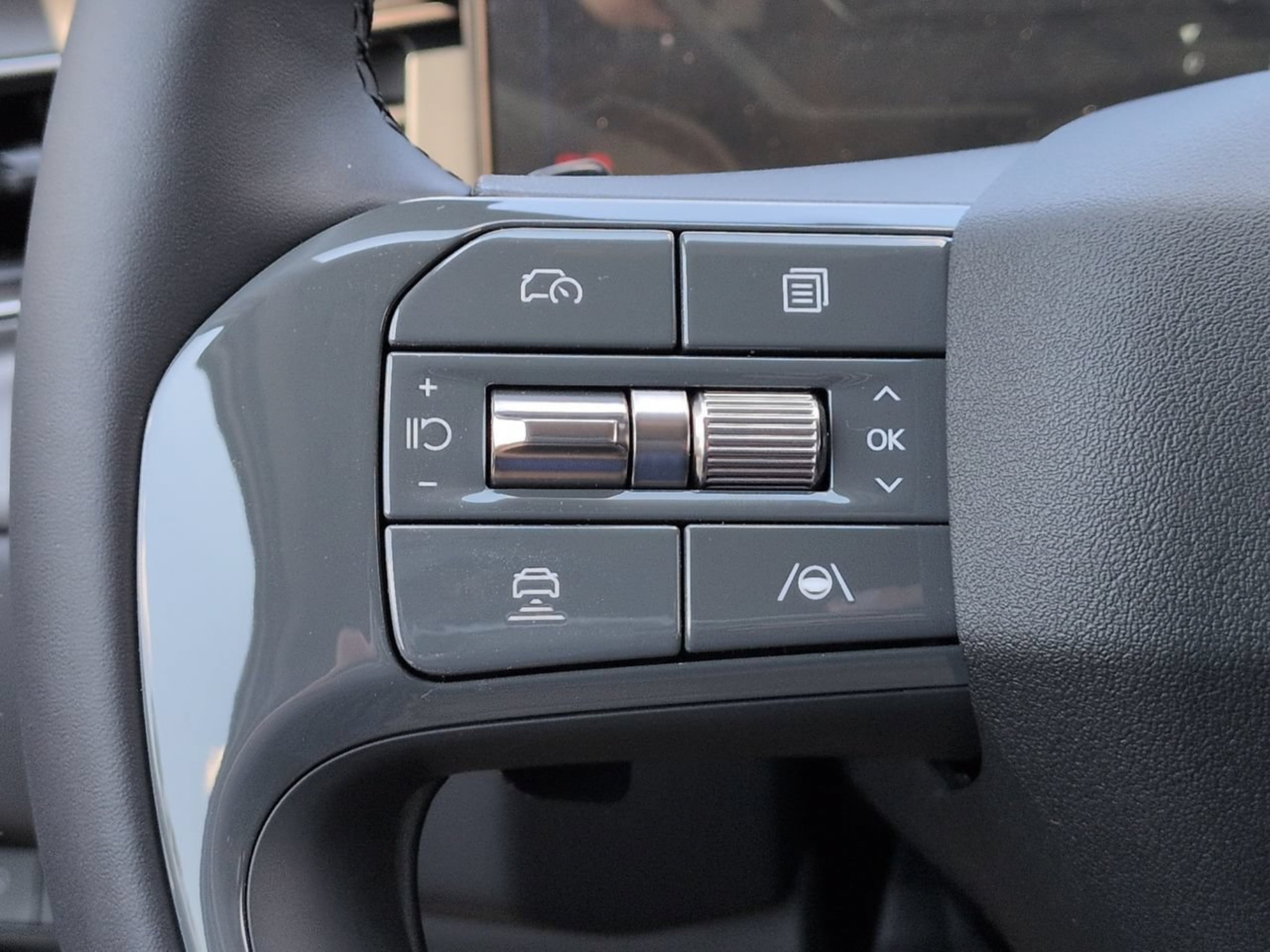 New 2026 Glacial White Pearl Kia Light RWD image 26