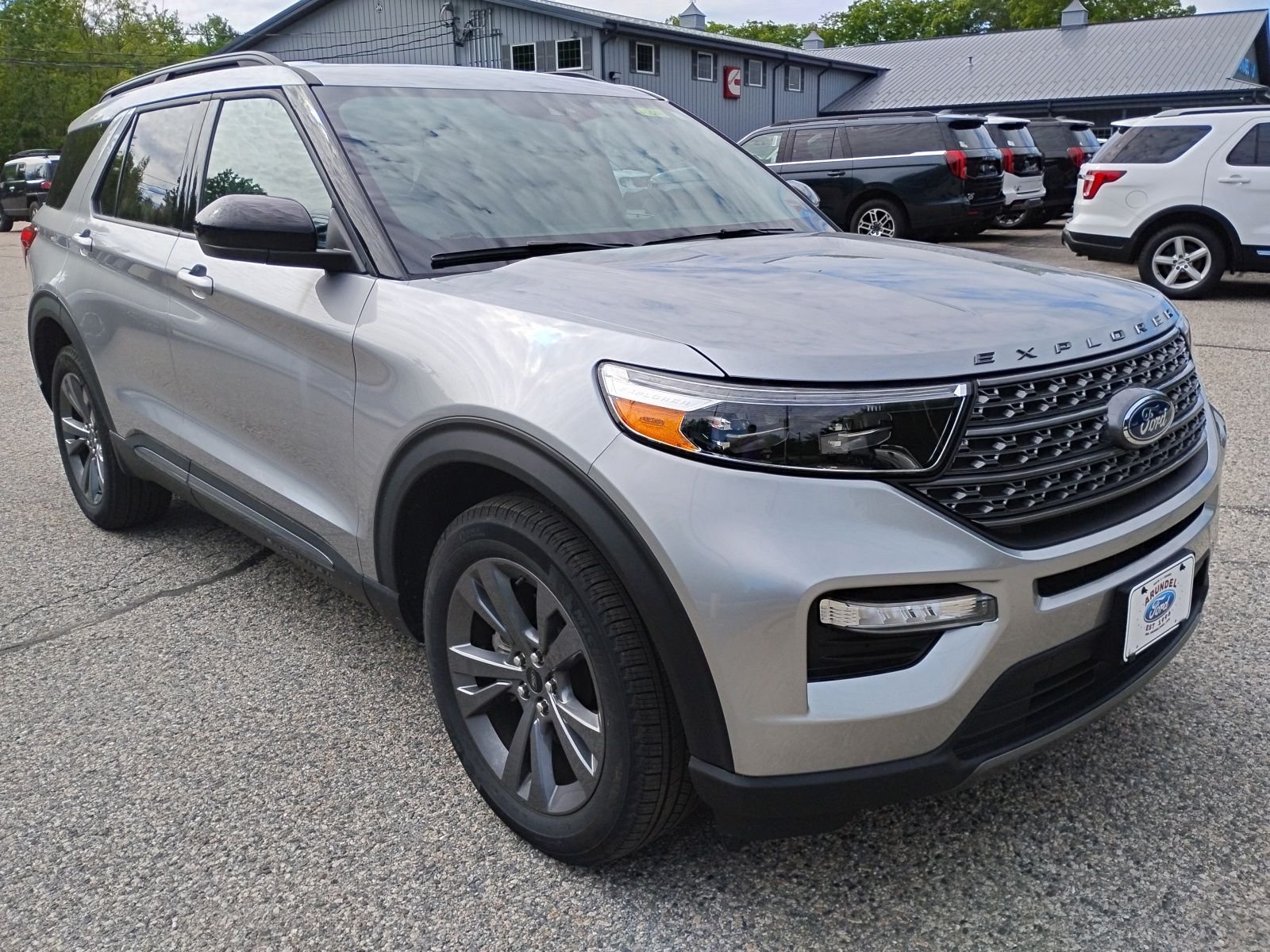2024 Ford Explorer XLT 4WD's photo