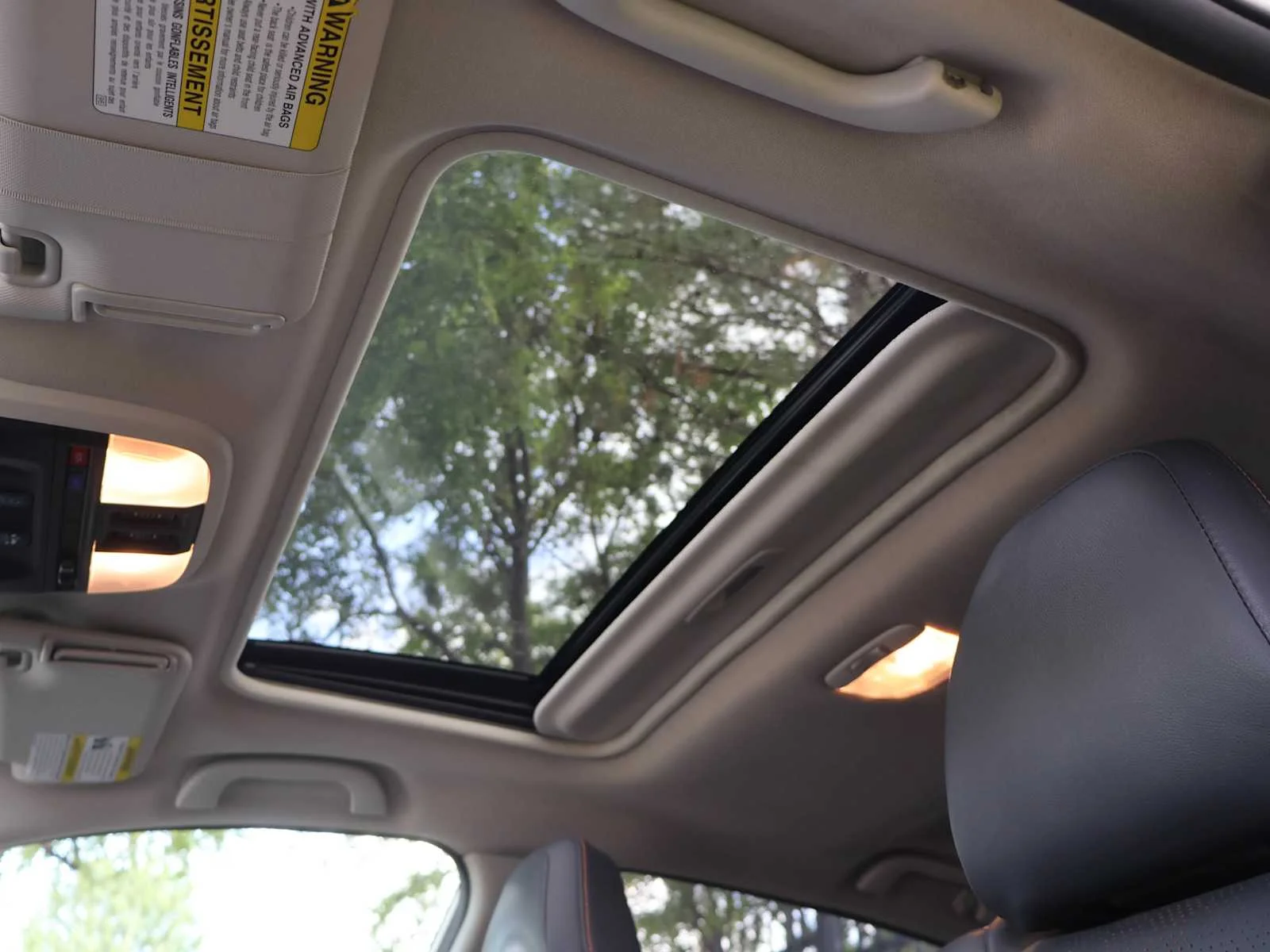 Used 2021 Crystal White Pearl Subaru Limited image 15