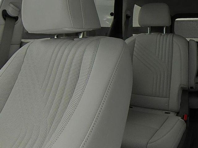 New 2026 Black Hyundai SEL Premium 7P image 30