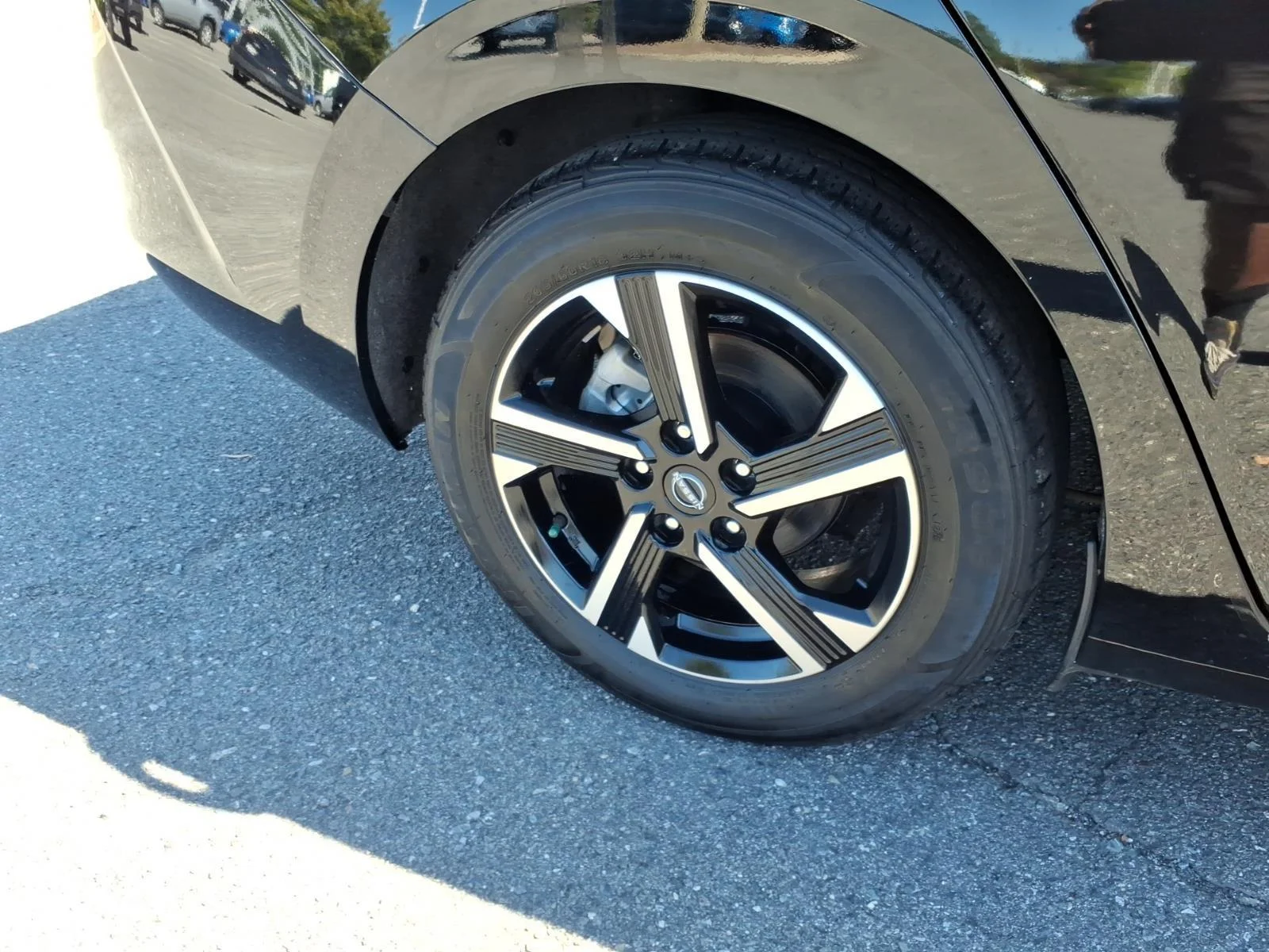 Used 2025  NISSAN SV image 9