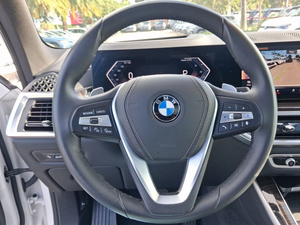 Used 2026 White BMW sDrive40i image 23