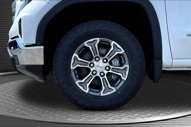 New 2026 Summit White GMC SLE image 13