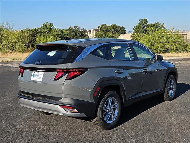 New 2026 Hampton Gray Hyundai SE image 4