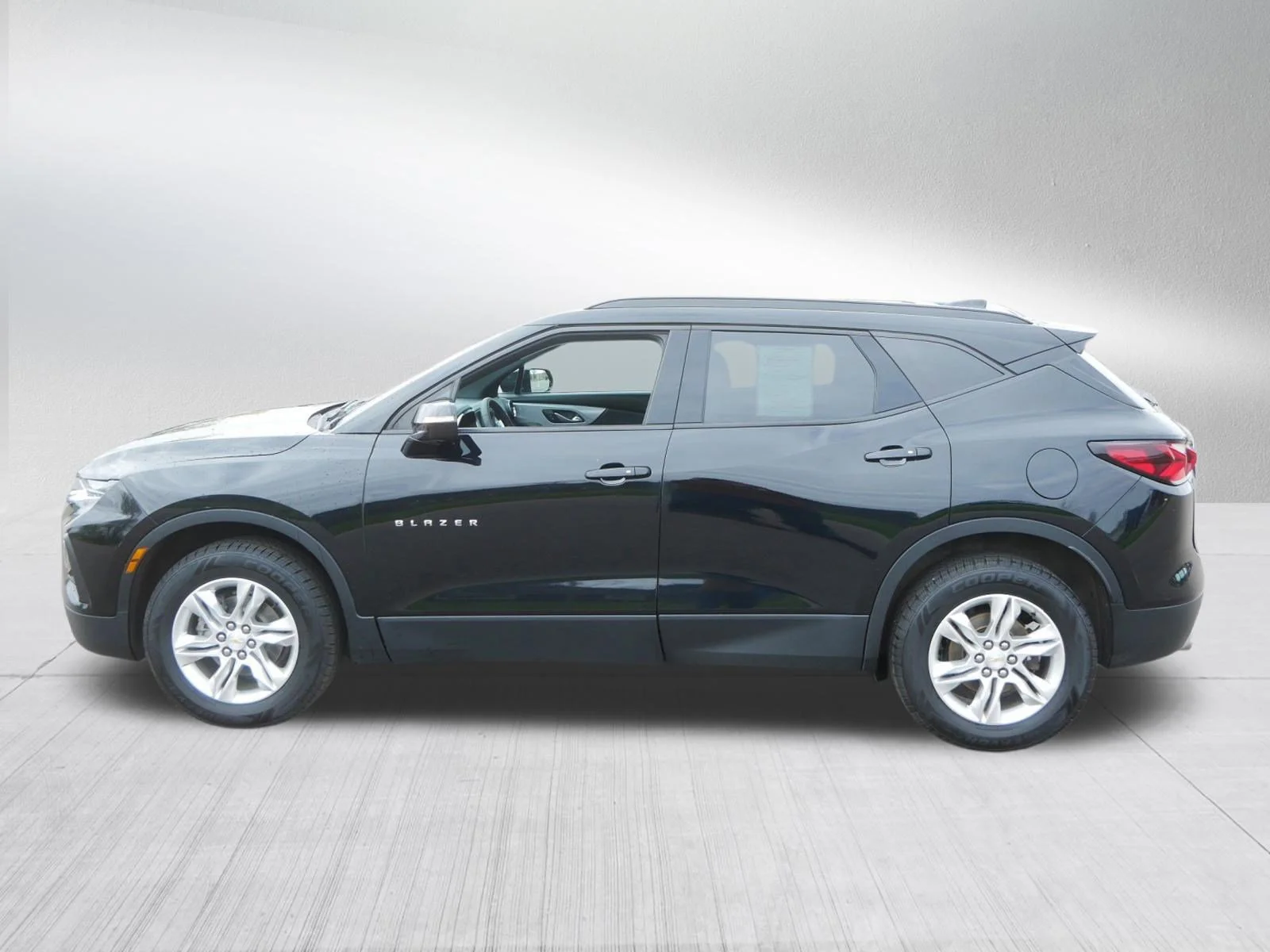 Used 2022 Black Chevrolet LT image 4