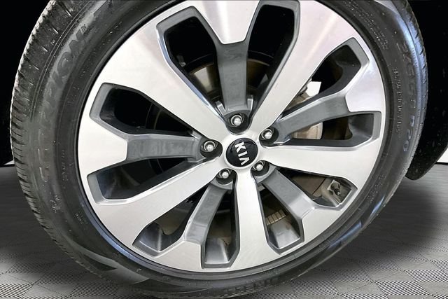 Used 2020 Green Kia EX image 32