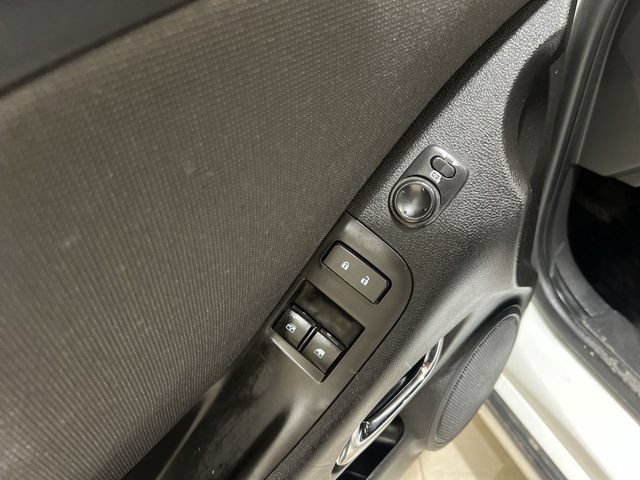 Used 2014 Summit White Chevrolet LT image 19